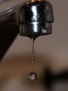 1-millions-francais-consommeraient-eau-polluee-270214406